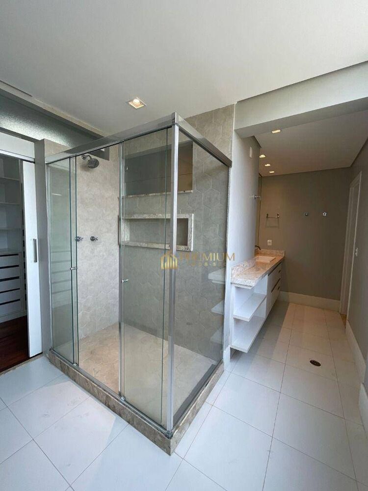 Apartamento, 3 quartos, 220 m² - Foto 1