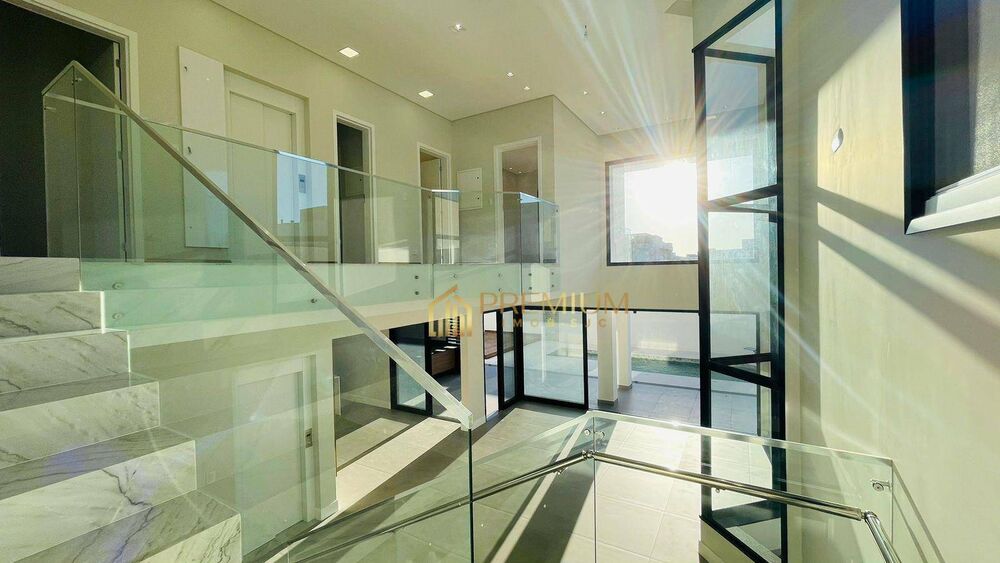 Sobrado, 4 quartos, 405 m² - Foto 1