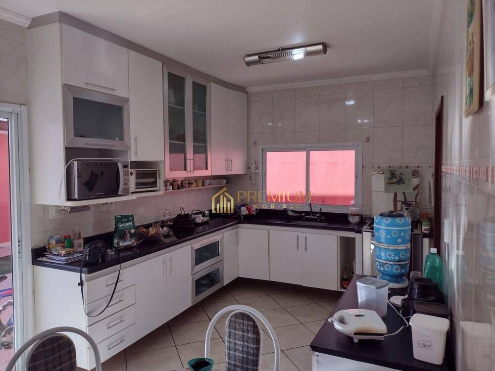 Sobrado, 3 quartos, 220 m² - Foto 1