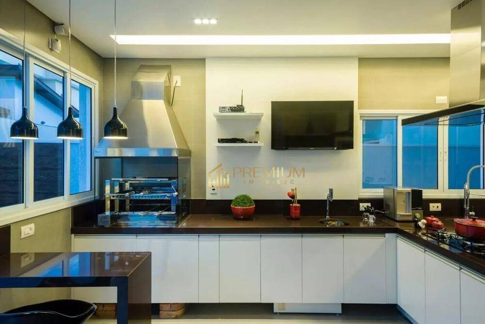 Sobrado, 3 quartos, 245 m² - Foto 1