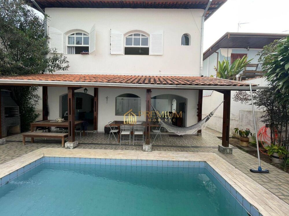 Sobrado, 3 quartos, 250 m² - Foto 1