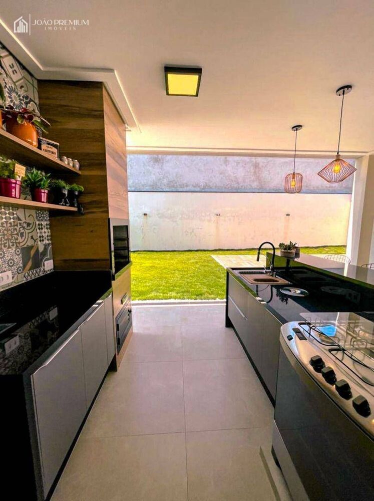Sobrado, 3 quartos, 328 m² - Foto 2