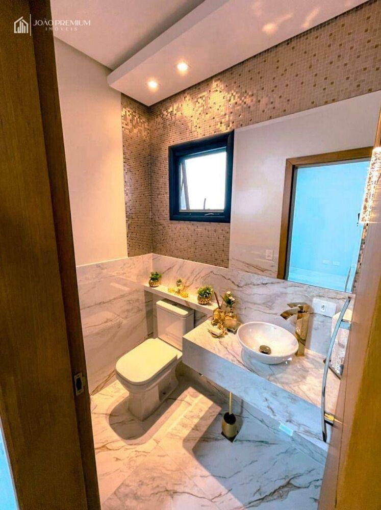 Sobrado, 3 quartos, 328 m² - Foto 1
