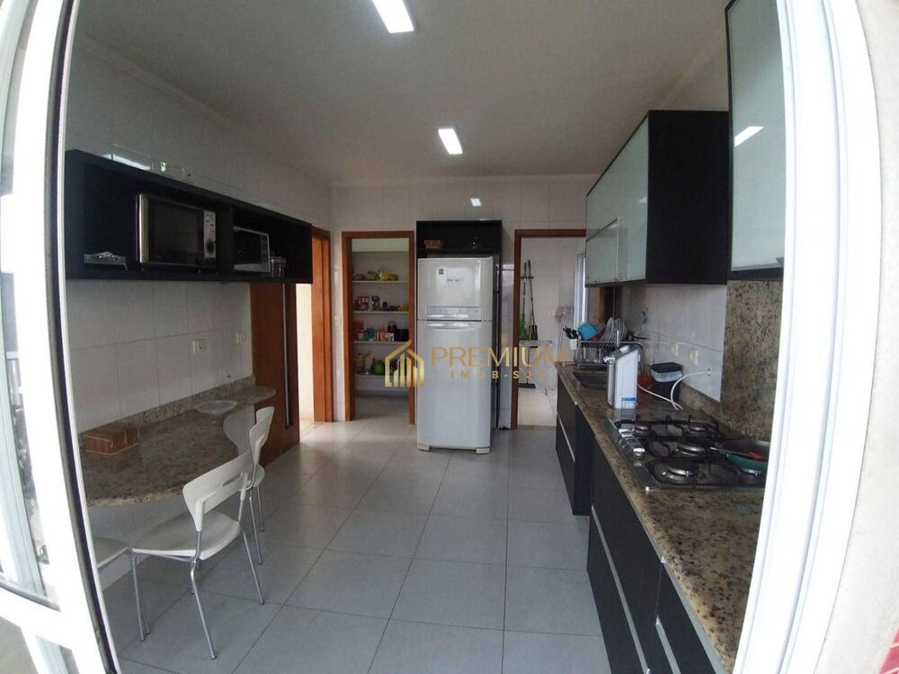 Sobrado, 4 quartos, 231 m² - Foto 1
