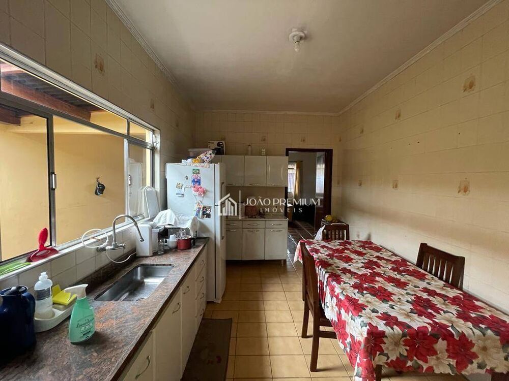 Casa, 6 quartos, 160 m² - Foto 1