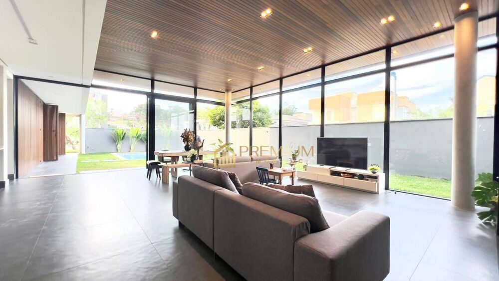 Sobrado à venda com 5 quartos, 465m² - Foto 1