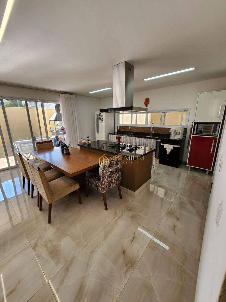 Sobrado, 3 quartos, 243 m² - Foto 3