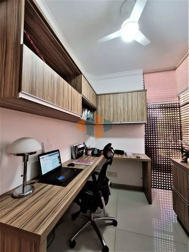 Casa de Condomínio à venda com 3 quartos, 320m² - Foto 1