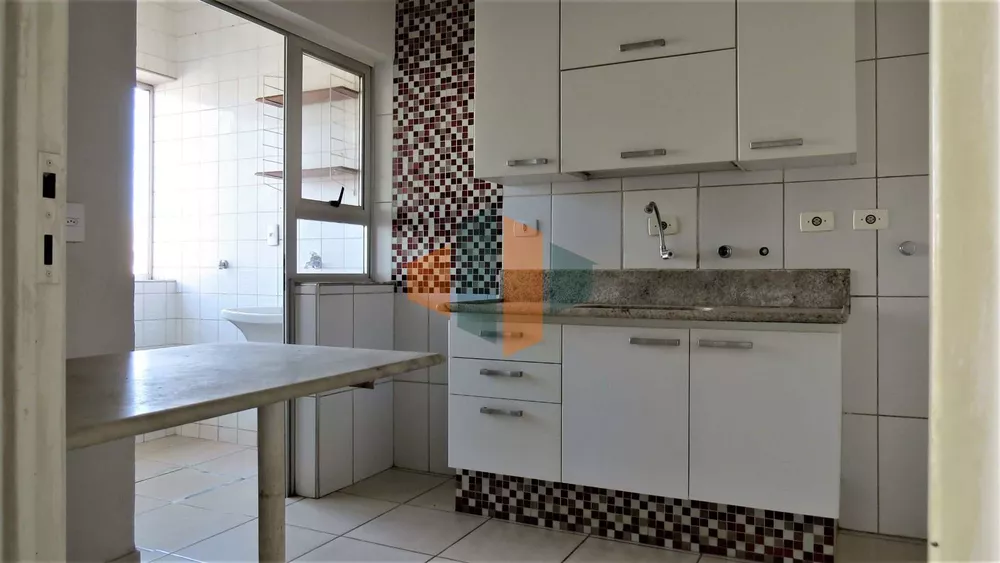 Apartamento à venda com 3 quartos, 85m² - Foto 3