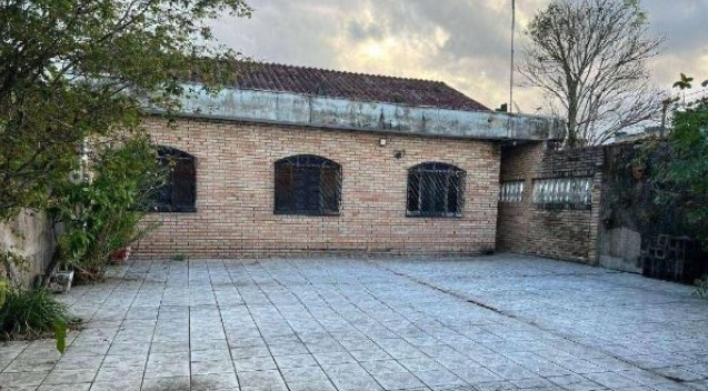 Casa à venda com 3 quartos, 250m² - Foto 1