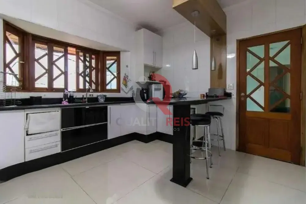 Sobrado, 2 quartos, 180 m² - Foto 1