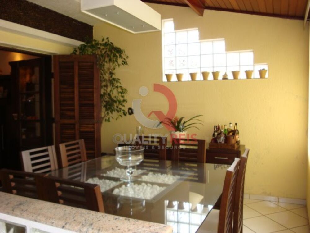 Sobrado, 3 quartos, 240 m² - Foto 1