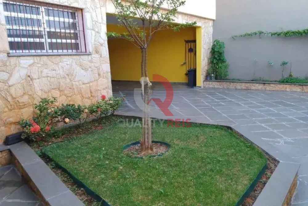 Sobrado, 4 quartos, 211 m² - Foto 1