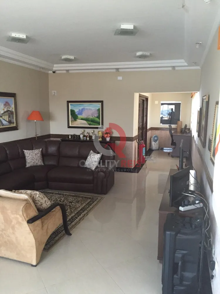 Sobrado, 9 quartos, 653 m² - Foto 6