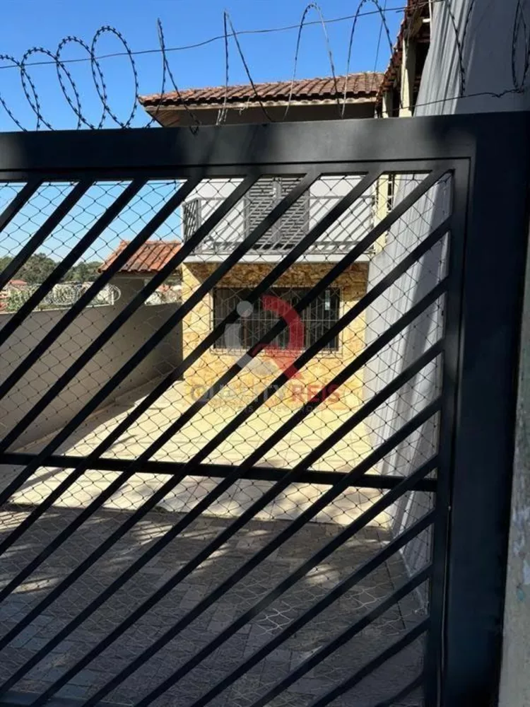 Sobrado à venda e aluguel com 3 quartos, 180m² - Foto 1