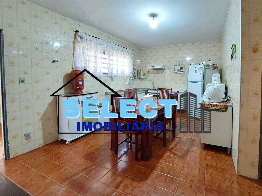 Casa à venda e aluguel com 3 quartos, 140m² - Foto 2