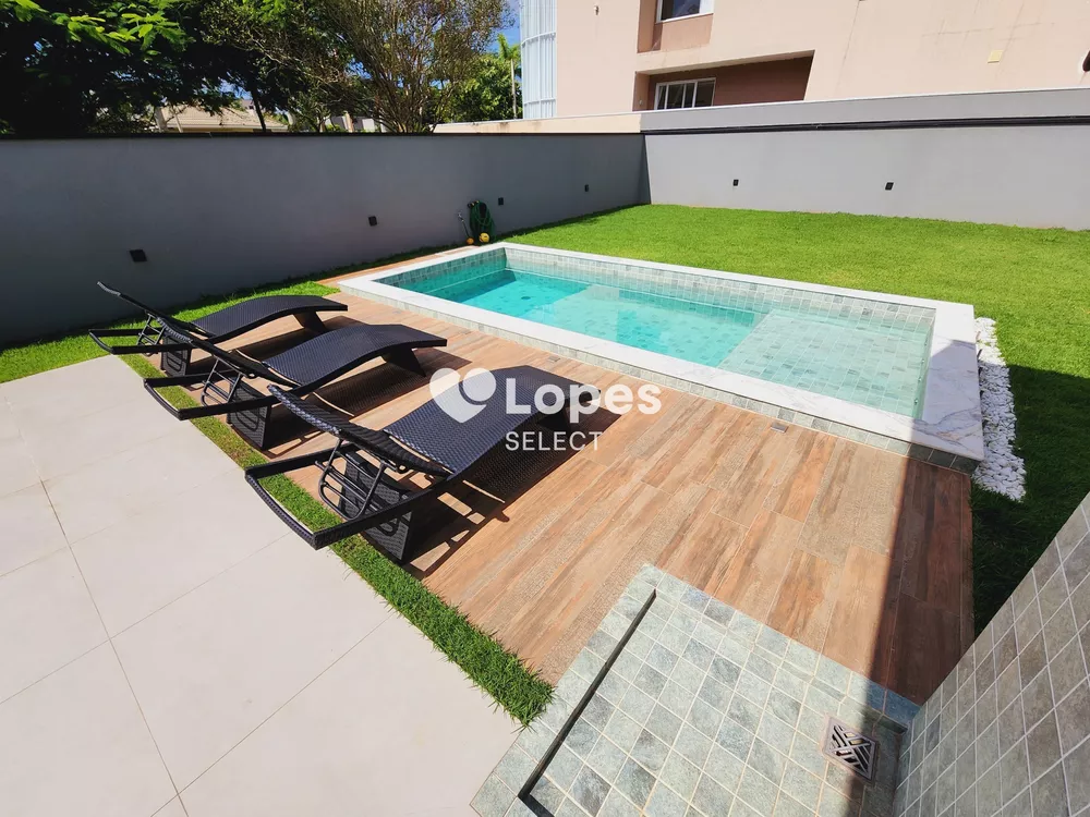 Casa de Condomínio à venda com 3 quartos, 220m² - Foto 2