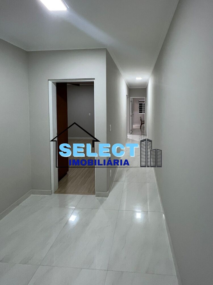 Casa à venda com 3 quartos, 250m² - Foto 3