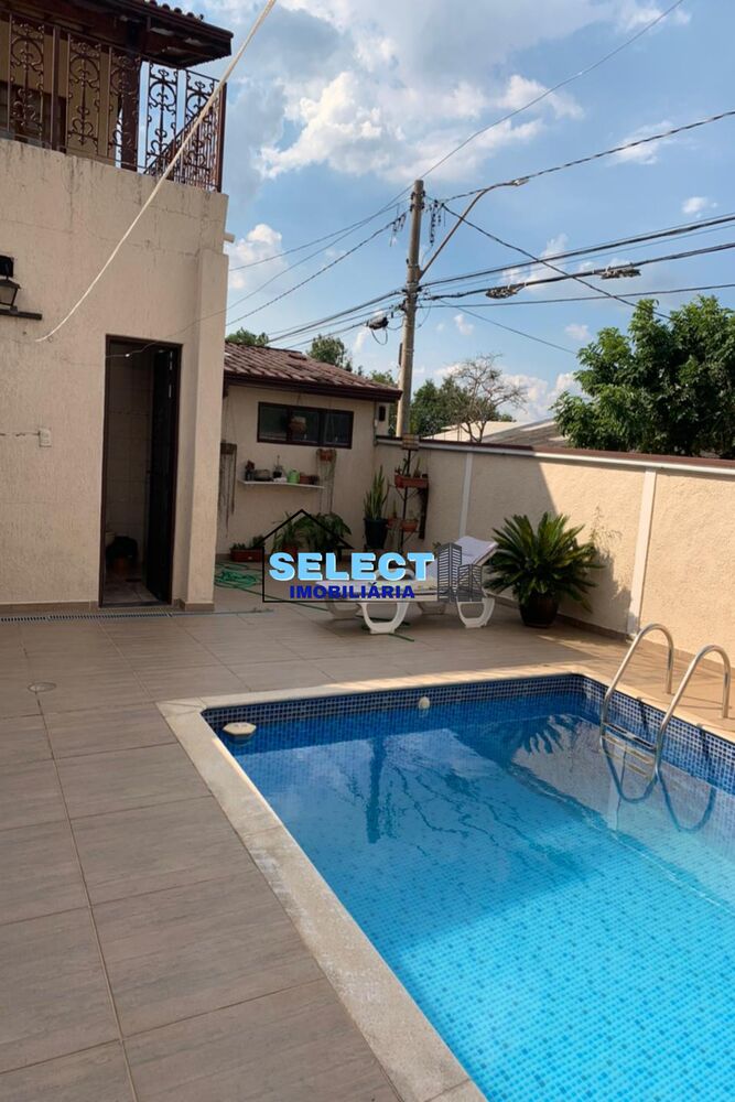 Casa, 3 quartos, 252 m² - Foto 1