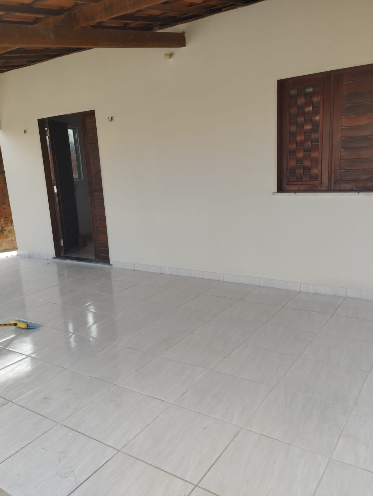 Casa à venda com 3 quartos, 82m² - Foto 1