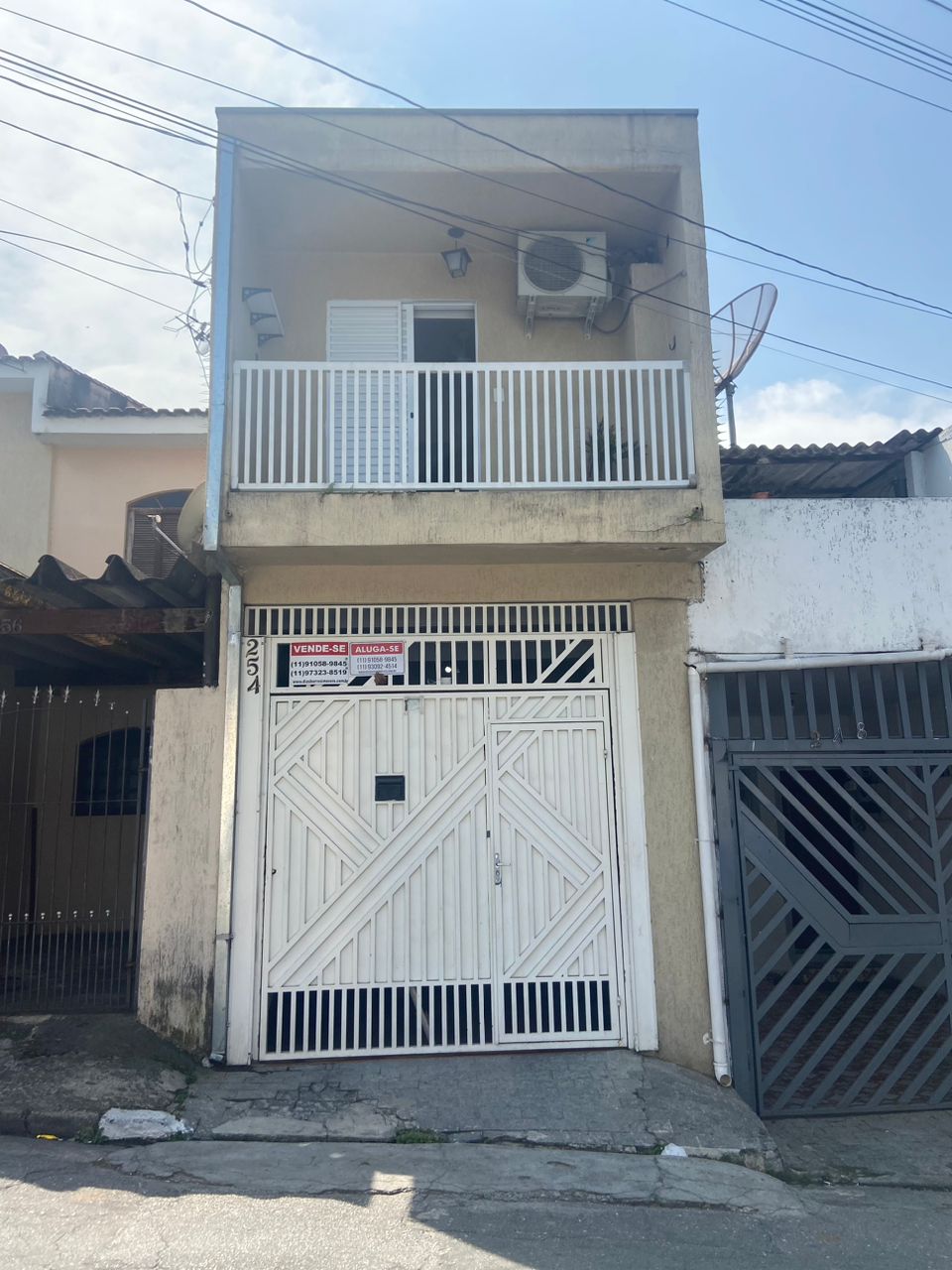 Sobrado à venda e aluguel com 3 quartos, 70m² - Foto 1