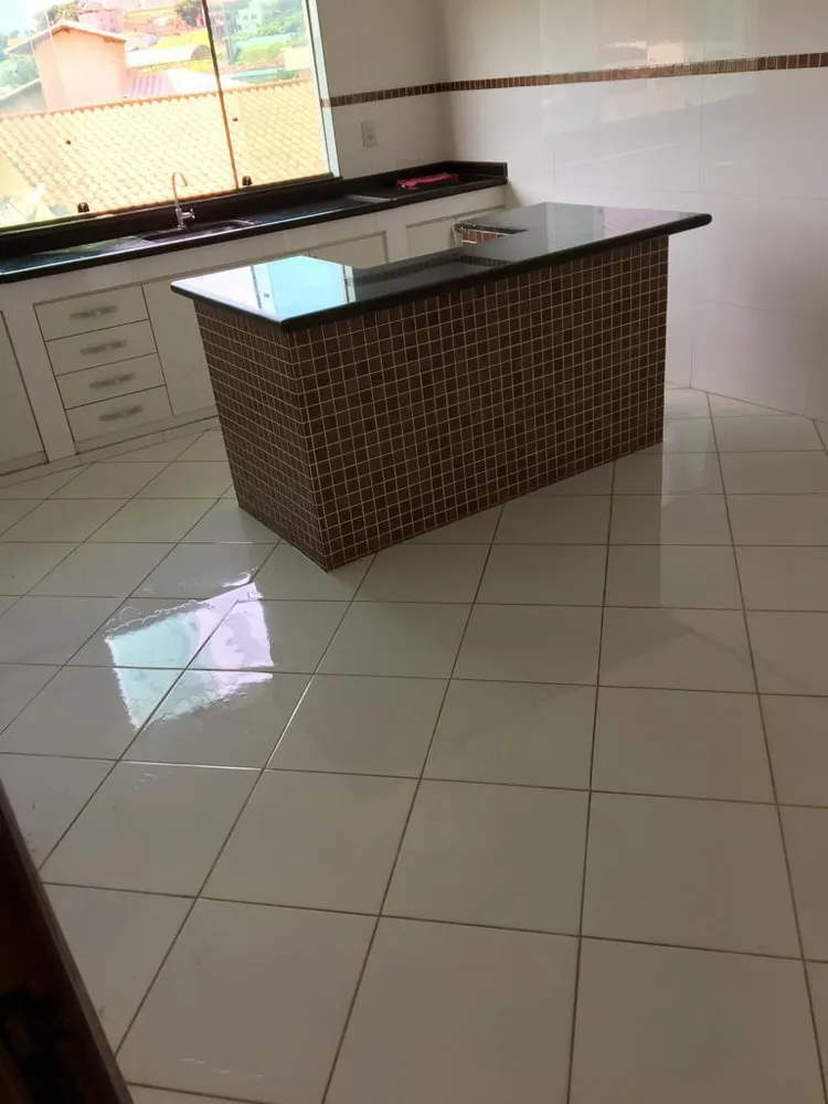 Casa, 4 quartos, 274 m² - Foto 1