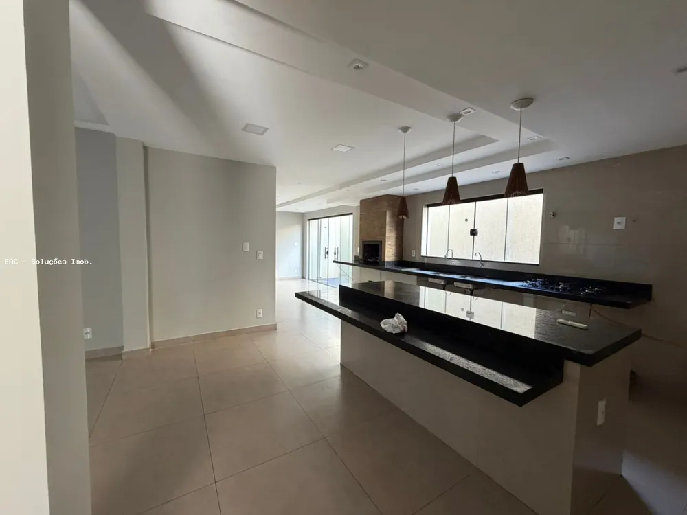 Casa, 3 quartos, 216 m² - Foto 4