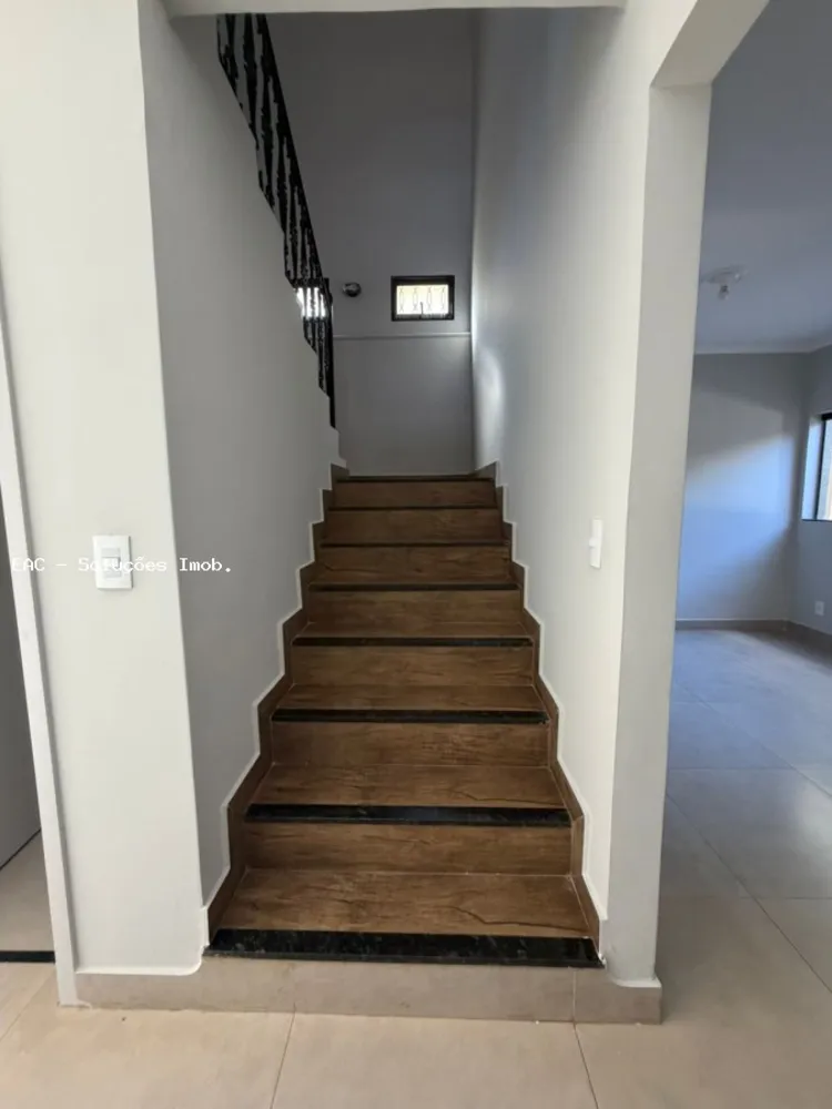 Casa, 3 quartos, 216 m² - Foto 2