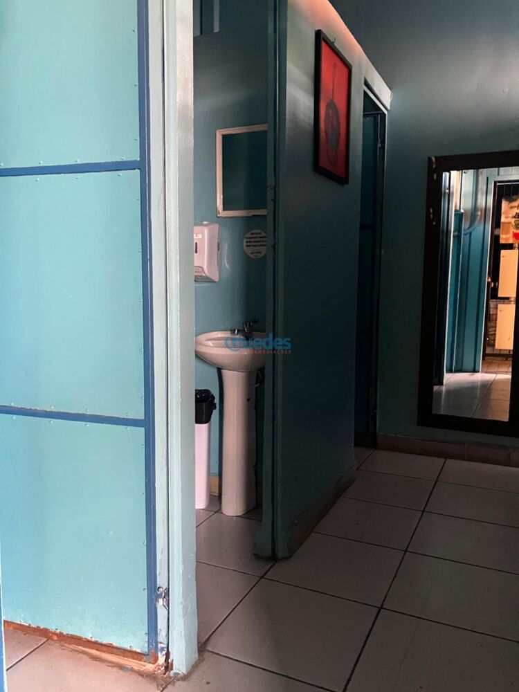 Prédio Inteiro - Foto 1