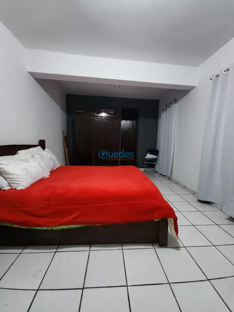 Casa, 6 quartos, 210 m² - Foto 1