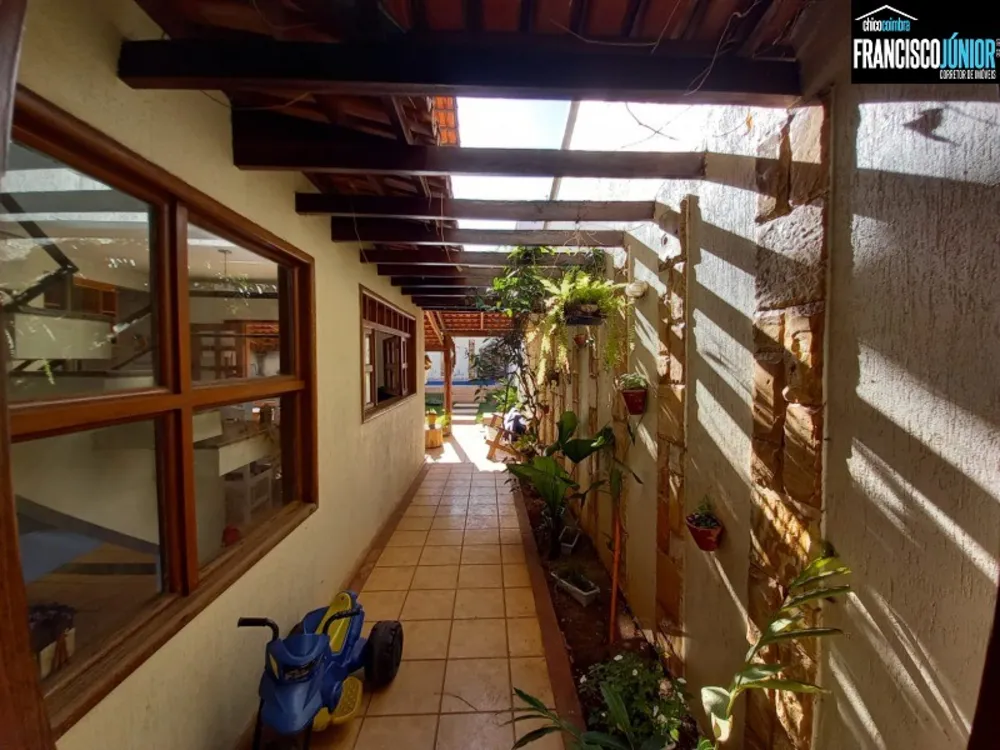 Casa, 4 quartos, 360 m² - Foto 3