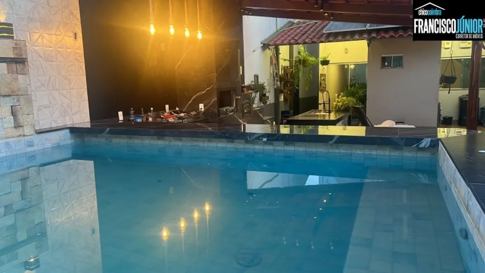 Casa, 3 quartos, 210 m² - Foto 1