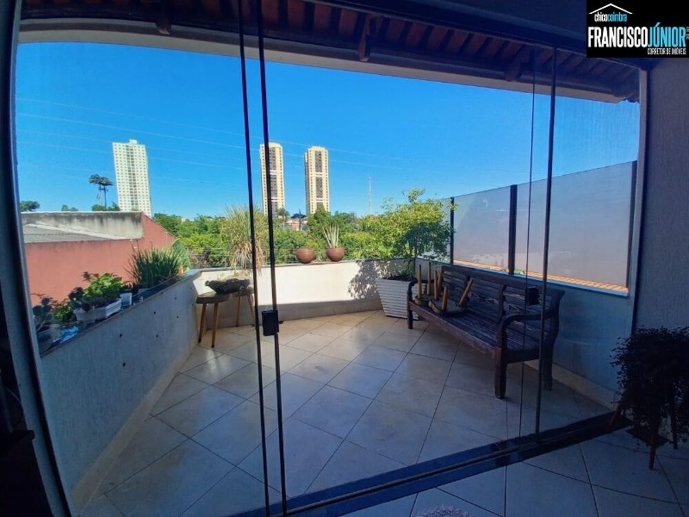 Casa à venda com 3 quartos, 210m² - Foto 14