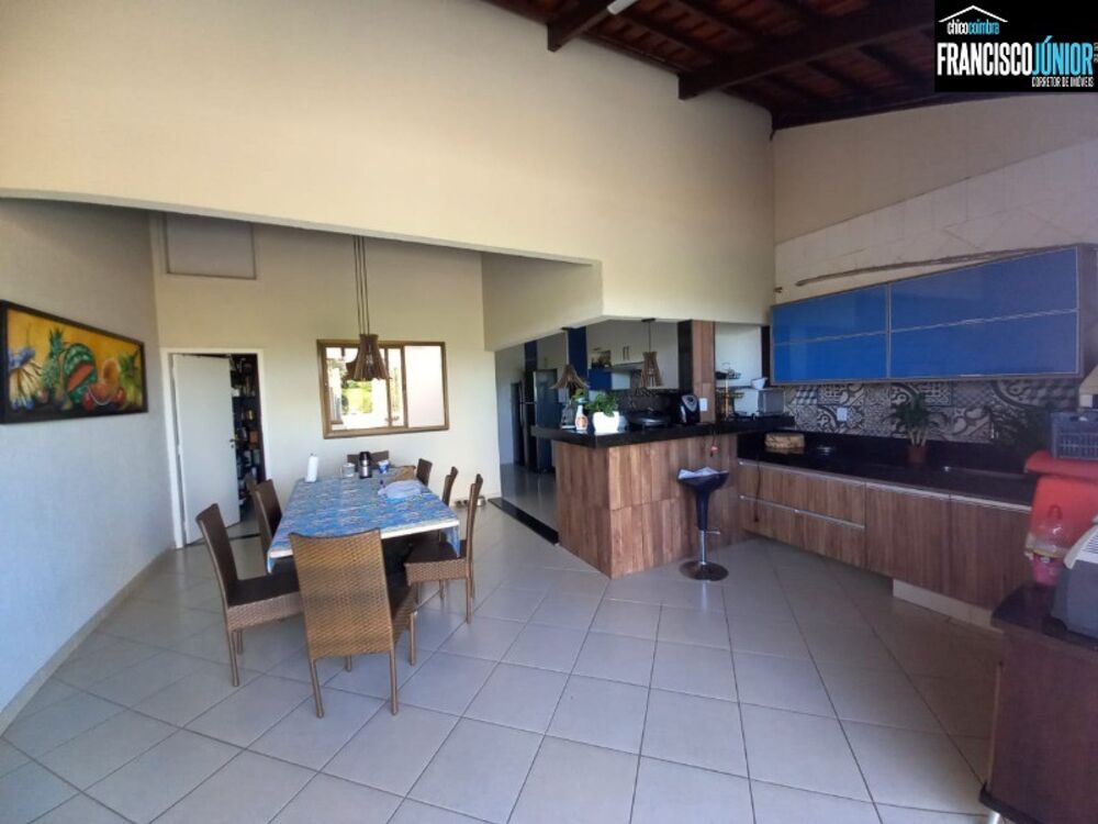 Casa à venda com 3 quartos, 210m² - Foto 16