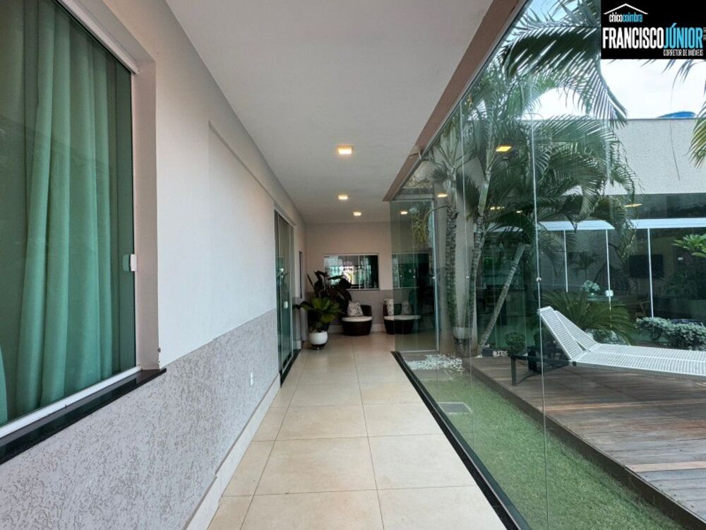 Casa à venda com 4 quartos, 450m² - Foto 3