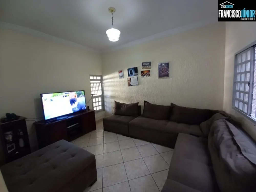 Casa, 4 quartos, 244 m² - Foto 2