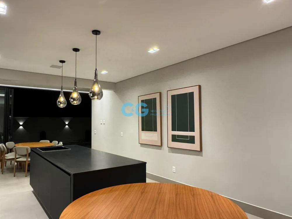 Casa, 3 quartos, 226 m² - Foto 1