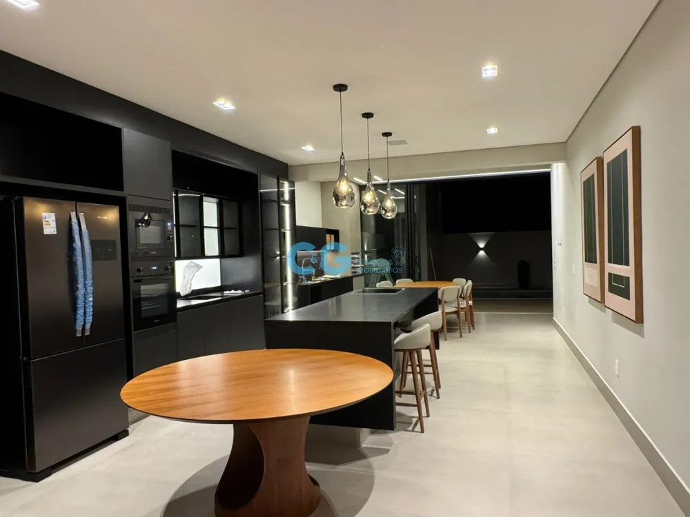 Casa, 3 quartos, 226 m² - Foto 2