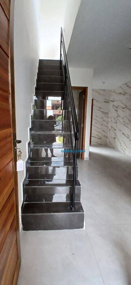 Casa à venda com 3 quartos, 49m² - Foto 2