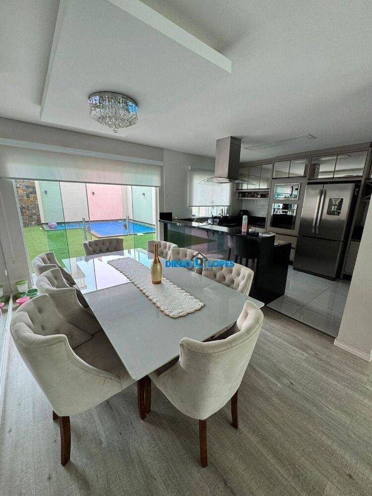 Sobrado, 3 quartos, 244 m² - Foto 6