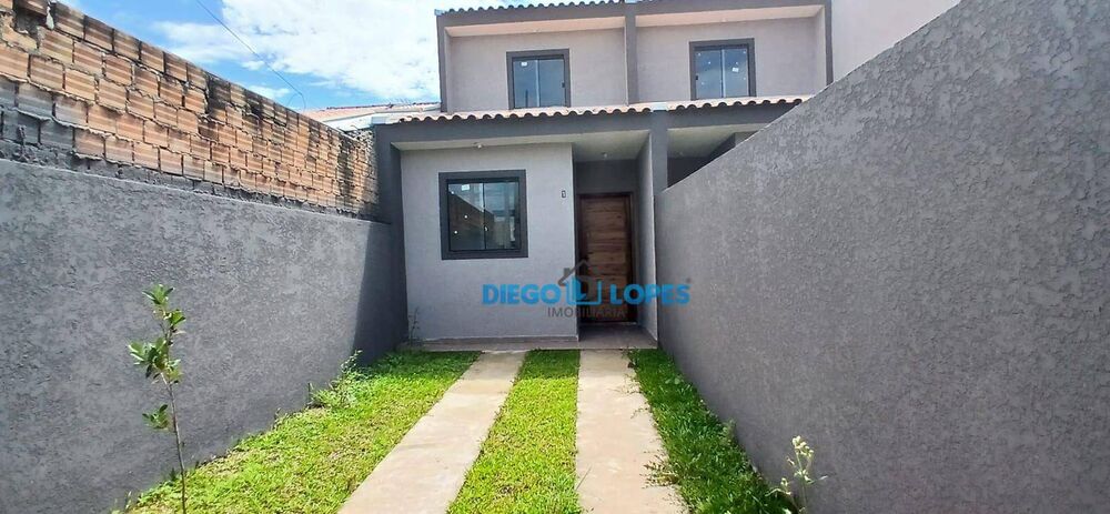 Casa à venda com 3 quartos, 49m² - Foto 1