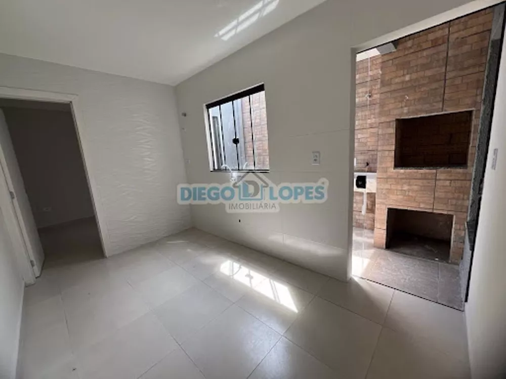 Casa à venda com 2 quartos, 45m² - Foto 3