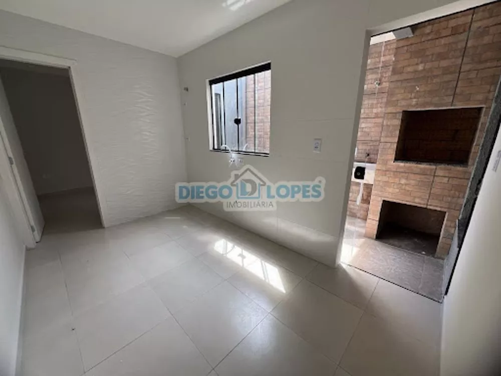 Casa à venda com 2 quartos, 45m² - Foto 2