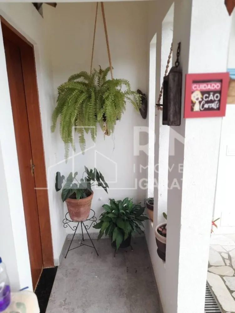 Chácara, 3 quartos, 1304 m² - Foto 1