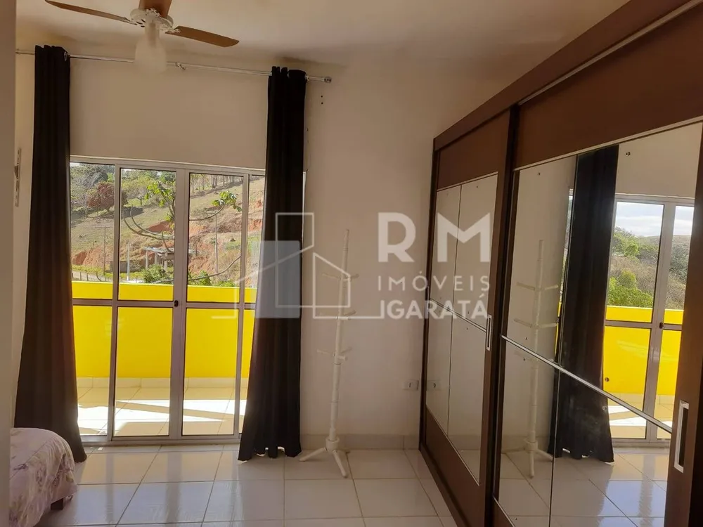 Chácara, 3 quartos, 2600 m² - Foto 1