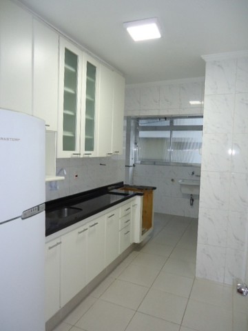 Apartamento à venda com 3 quartos, 110m² - Foto 2