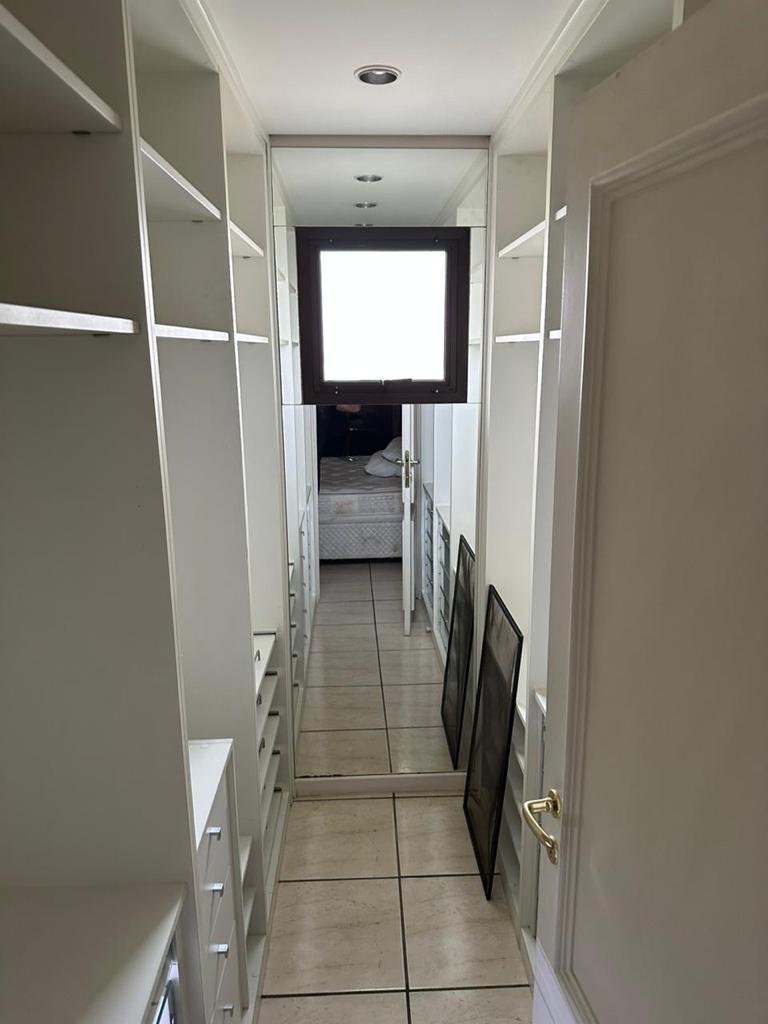 Apartamento à venda com 3 quartos, 170m² - Foto 4