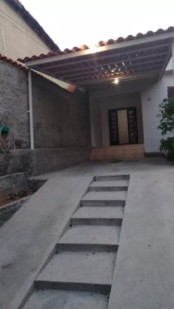 Casa à venda com 2 quartos, 76m² - Foto 1