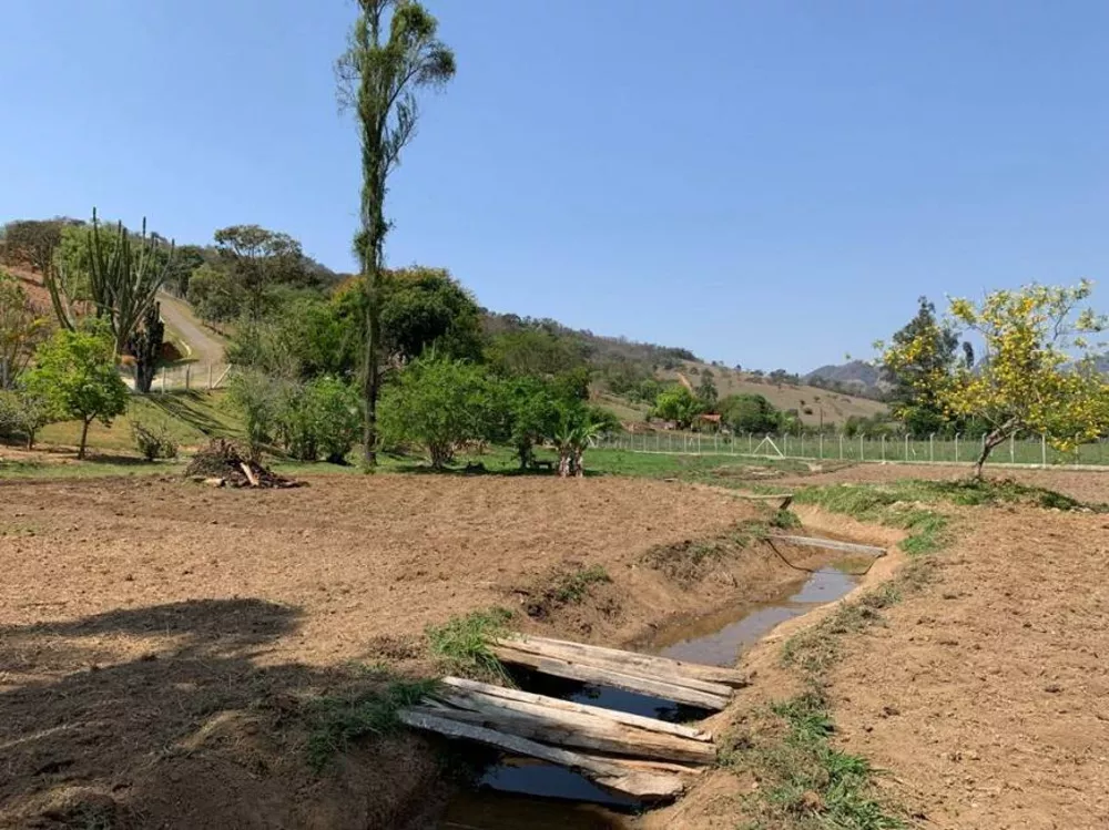 Chácara, 4 quartos, 250 m² - Foto 2