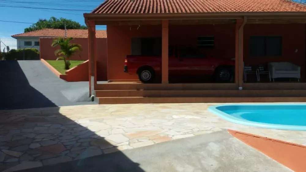 Chácara, 3 quartos, 1520 m² - Foto 1